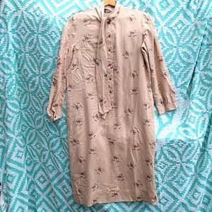 FAB VINTAGE 70s Medium Size HORSES DOGS Hunting UNiQue PRINT SHIRTDRESS Tie Neck